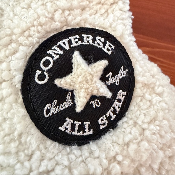 Converse All Star Teddy Bear High Tops Size 9 - Picture 2 of 6